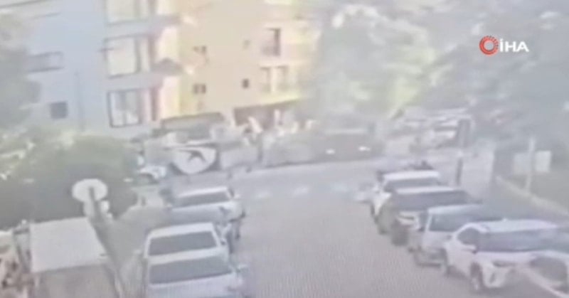 Tel Aviv’e Düşen İran Füzesi Anlarının Görüntüleri Ortaya Çıktı